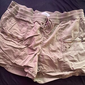 SONOMA womens khaki green cargo high-rise shorts